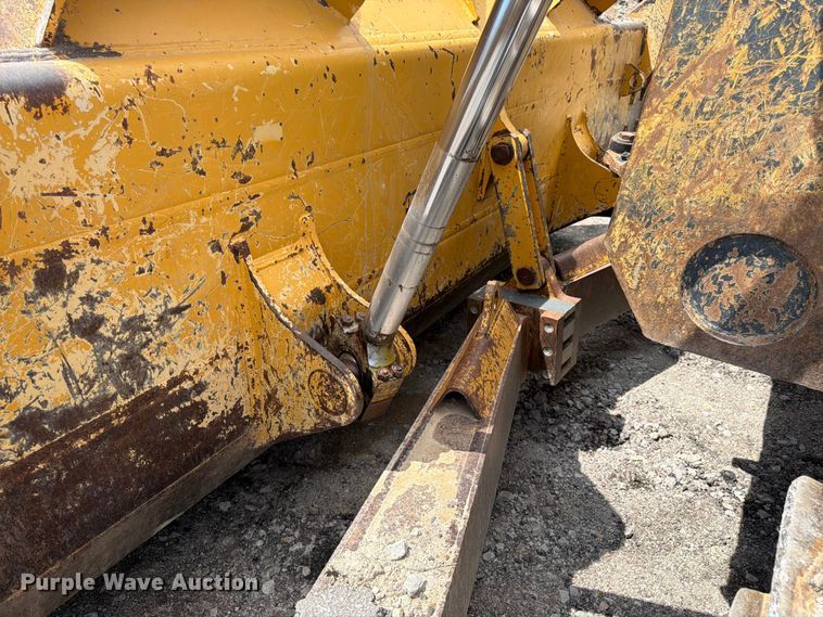 image for item FK3185 2011 John Deere 1050J dozer