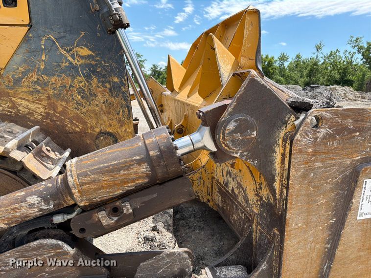 image for item FK3185 2011 John Deere 1050J dozer