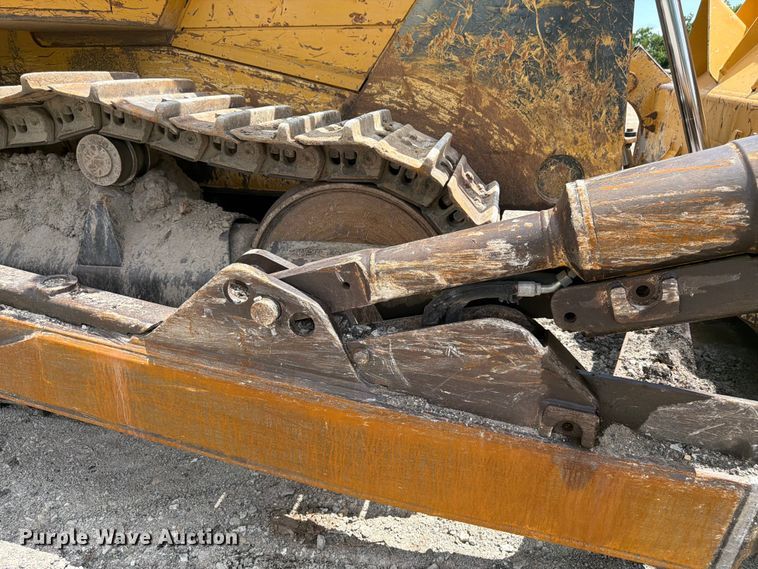 image for item FK3185 2011 John Deere 1050J dozer