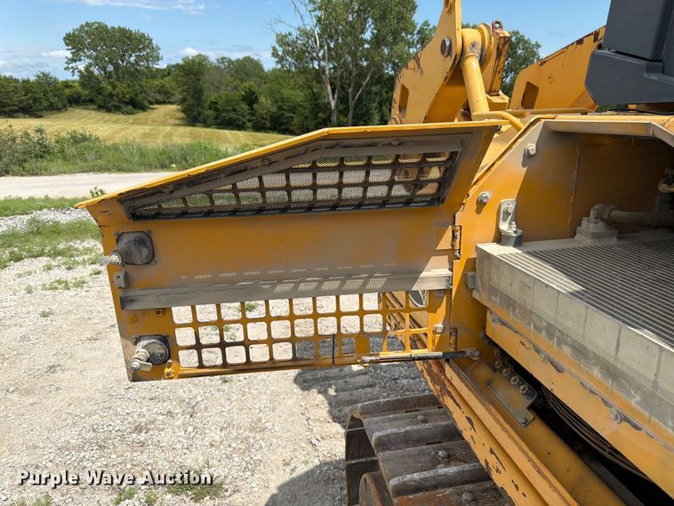 image for item FK3185 2011 John Deere 1050J dozer