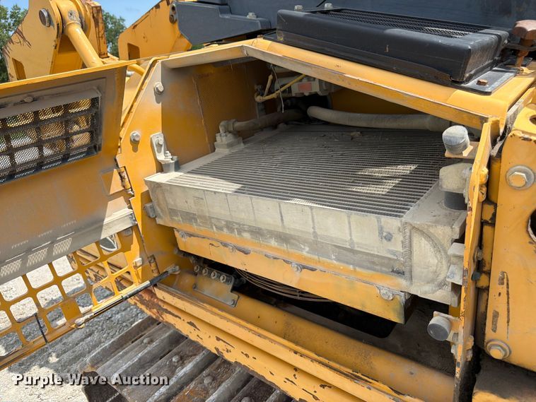 image for item FK3185 2011 John Deere 1050J dozer