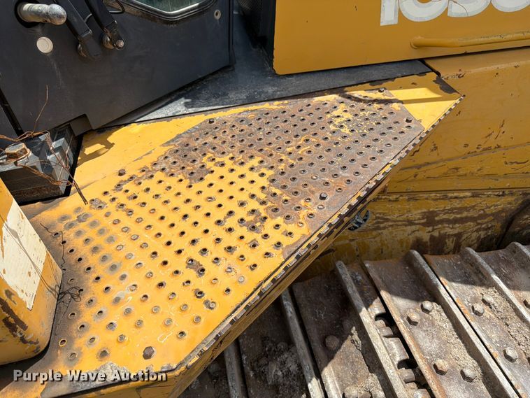 image for item FK3185 2011 John Deere 1050J dozer