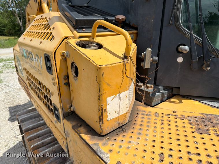 image for item FK3185 2011 John Deere 1050J dozer