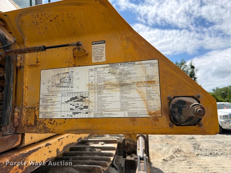 image for item FK3185 2011 John Deere 1050J dozer