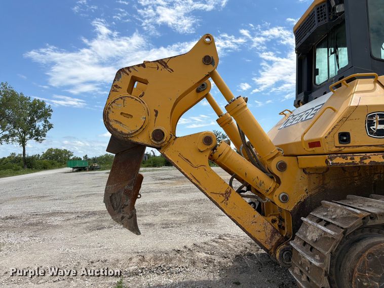 image for item FK3185 2011 John Deere 1050J dozer