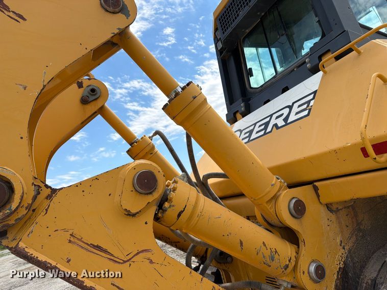 image for item FK3185 2011 John Deere 1050J dozer