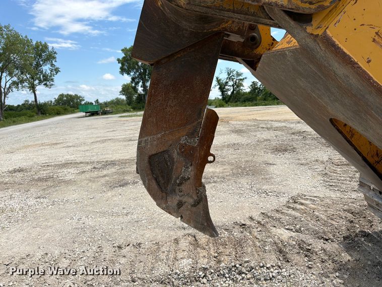 image for item FK3185 2011 John Deere 1050J dozer