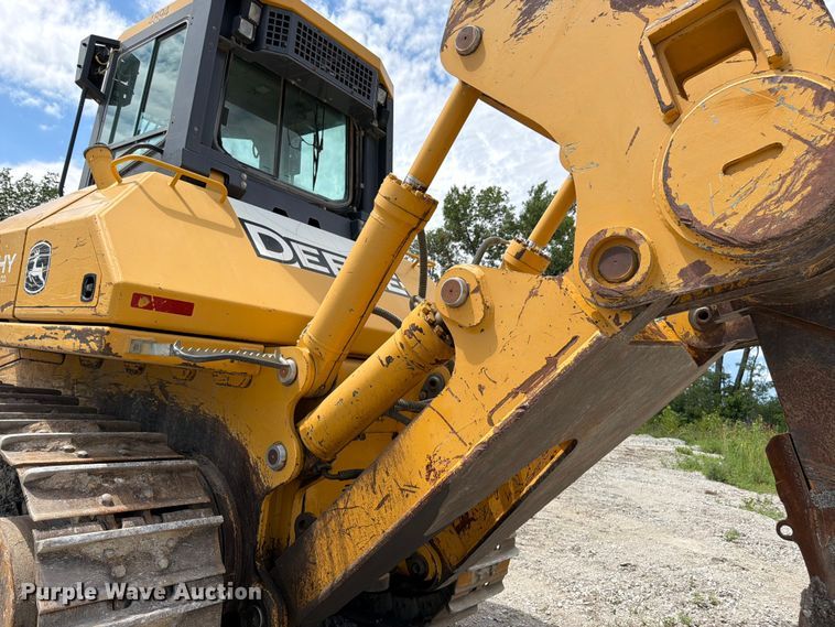 image for item FK3185 2011 John Deere 1050J dozer