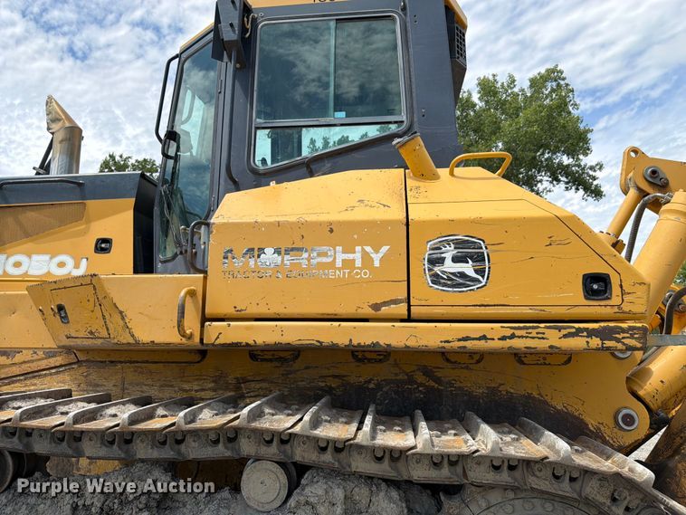 image for item FK3185 2011 John Deere 1050J dozer