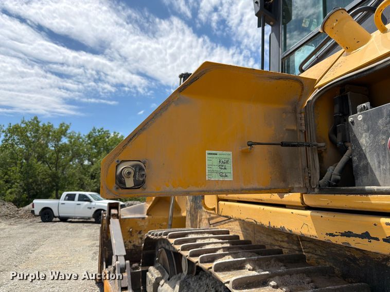 image for item FK3185 2011 John Deere 1050J dozer
