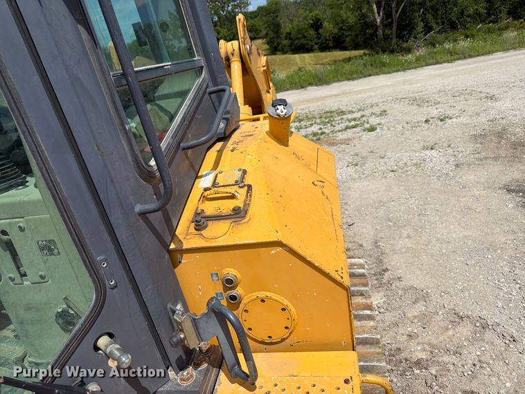 image for item FK3185 2011 John Deere 1050J dozer