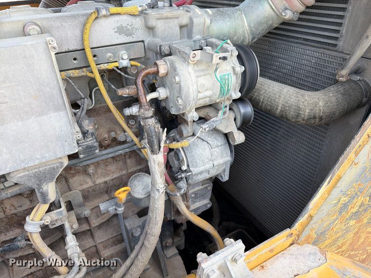 image for item FK3185 2011 John Deere 1050J dozer