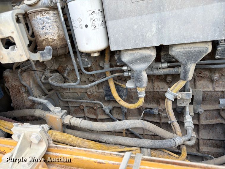 image for item FK3185 2011 John Deere 1050J dozer
