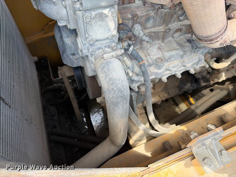 image for item FK3185 2011 John Deere 1050J dozer