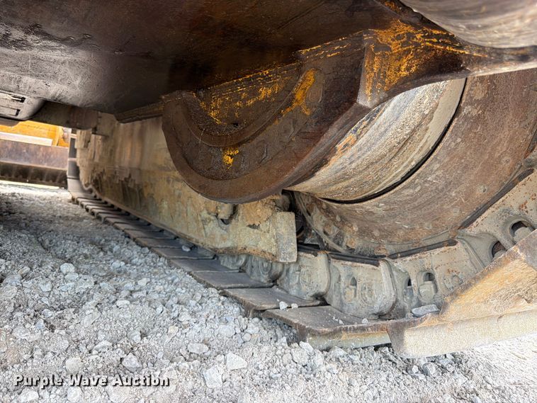 image for item FK3185 2011 John Deere 1050J dozer