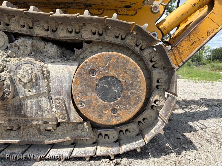 image for item FK3185 2011 John Deere 1050J dozer