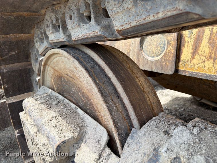 image for item FK3185 2011 John Deere 1050J dozer