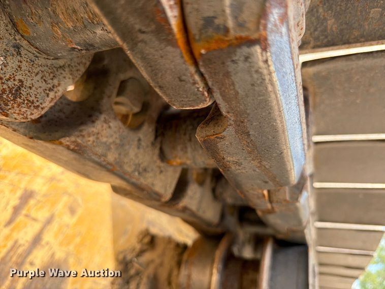 image for item FK3185 2011 John Deere 1050J dozer