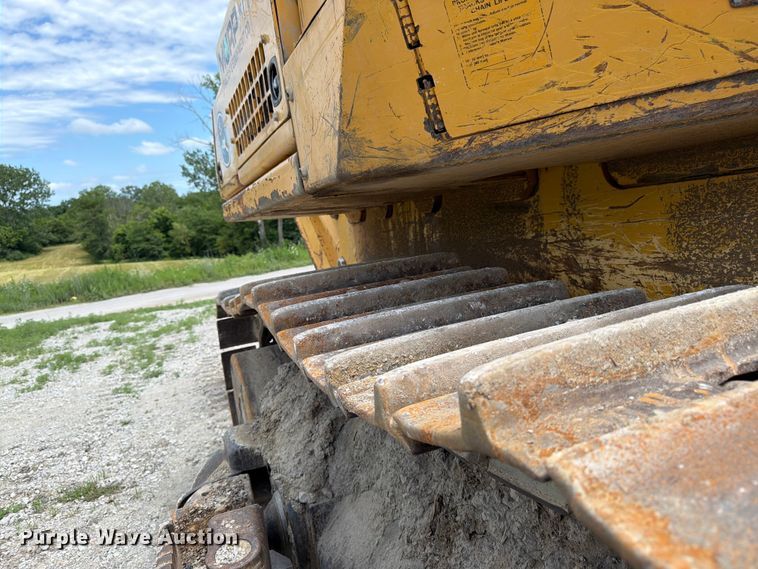 image for item FK3185 2011 John Deere 1050J dozer