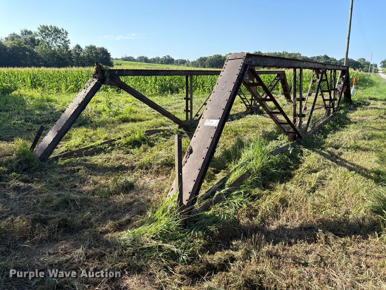 (2) bridge brackets
