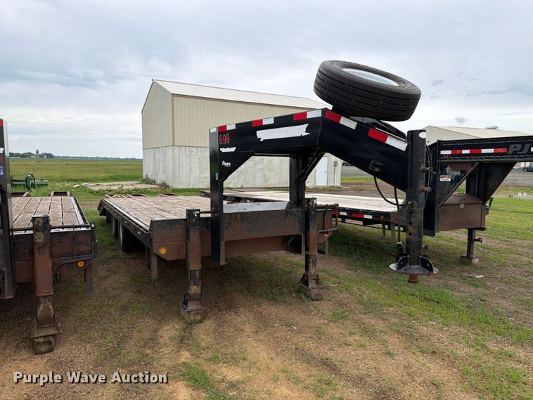 image for item FK4024 2016 Towmaster T-20 equipment trailer