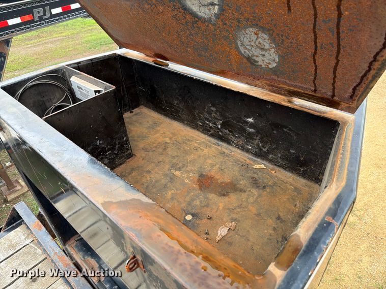 image for item FK4024 2016 Towmaster T-20 equipment trailer