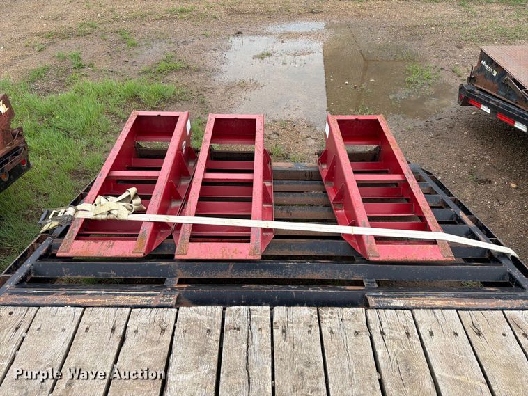 image for item FK4024 2016 Towmaster T-20 equipment trailer