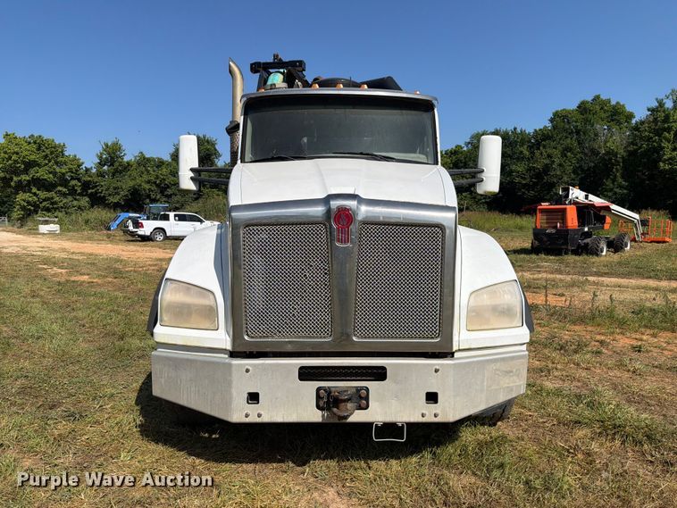 image for item FK5003 2018 Kenworth T880 hydrovac truck