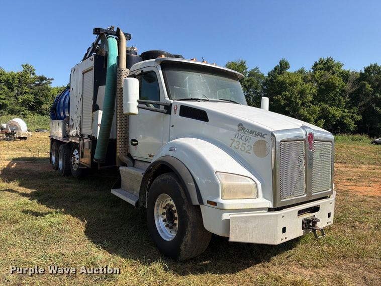 image for item FK5003 2018 Kenworth T880 hydrovac truck