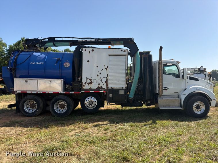 image for item FK5003 2018 Kenworth T880 hydrovac truck