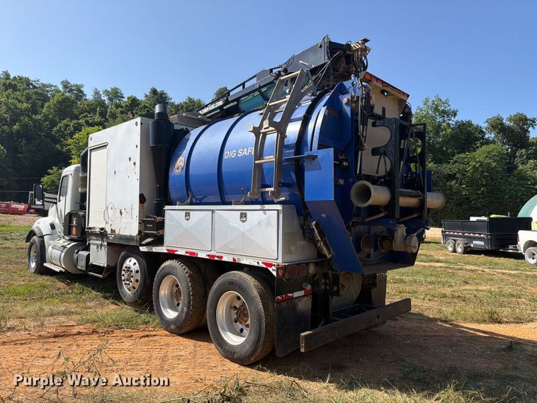 image for item FK5003 2018 Kenworth T880 hydrovac truck