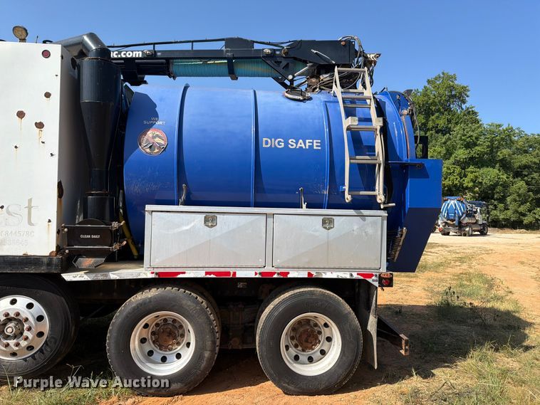 image for item FK5003 2018 Kenworth T880 hydrovac truck