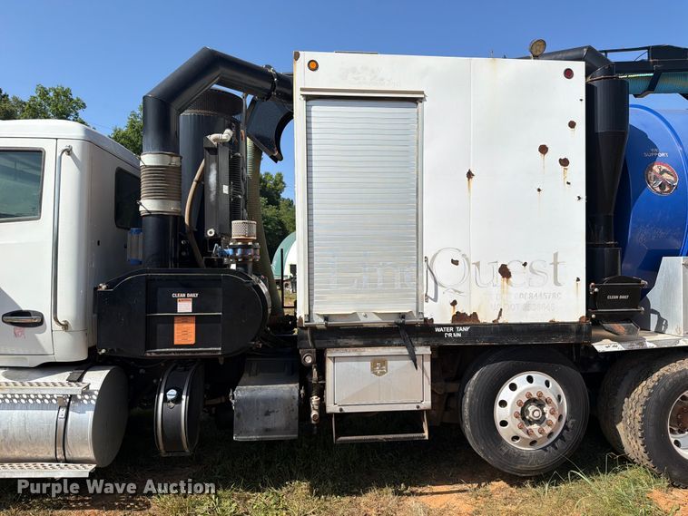 image for item FK5003 2018 Kenworth T880 hydrovac truck