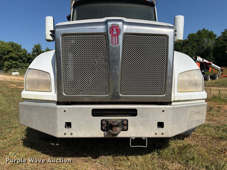 image for item FK5003 2018 Kenworth T880 hydrovac truck