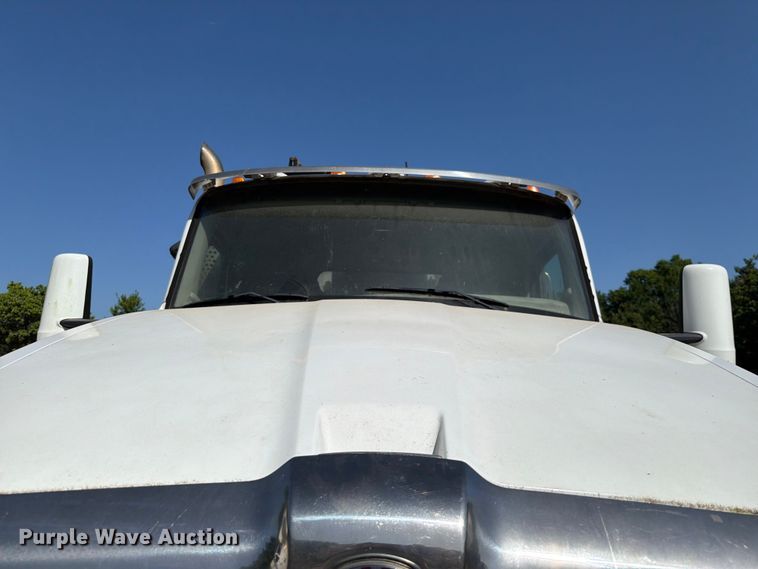 image for item FK5003 2018 Kenworth T880 hydrovac truck