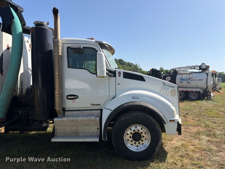 image for item FK5003 2018 Kenworth T880 hydrovac truck
