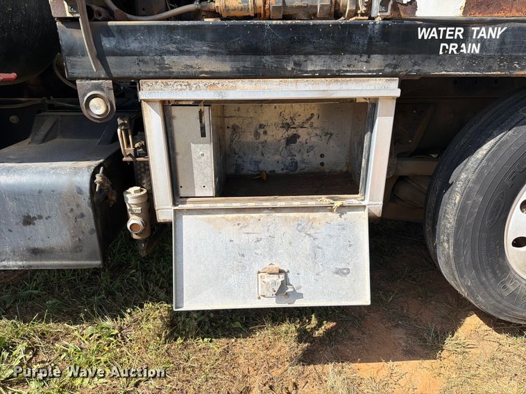 image for item FK5003 2018 Kenworth T880 hydrovac truck