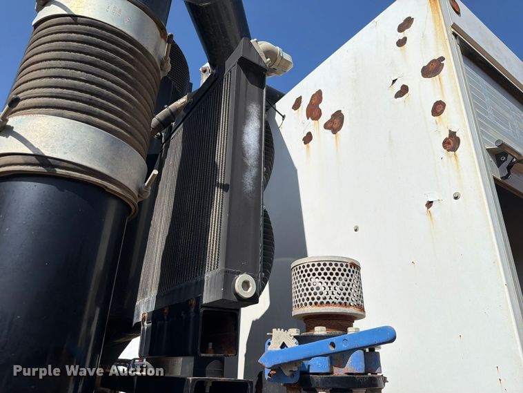 image for item FK5003 2018 Kenworth T880 hydrovac truck
