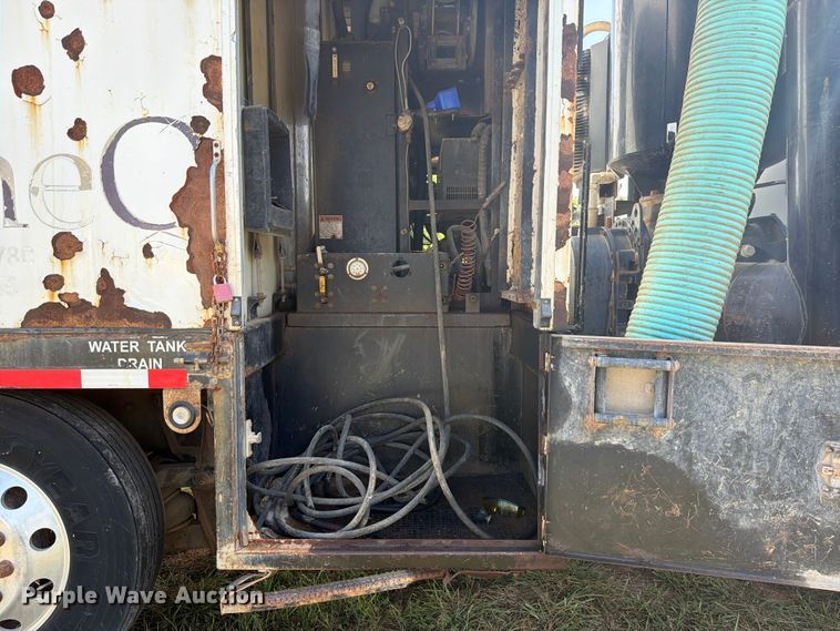 image for item FK5003 2018 Kenworth T880 hydrovac truck
