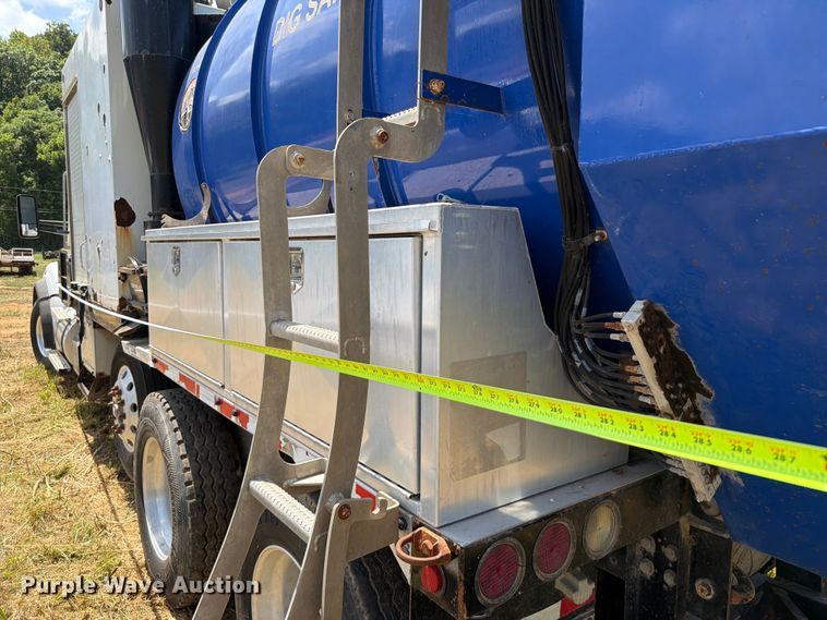 image for item FK5003 2018 Kenworth T880 hydrovac truck