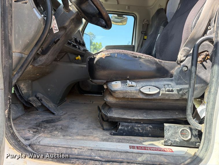 image for item FK5003 2018 Kenworth T880 hydrovac truck