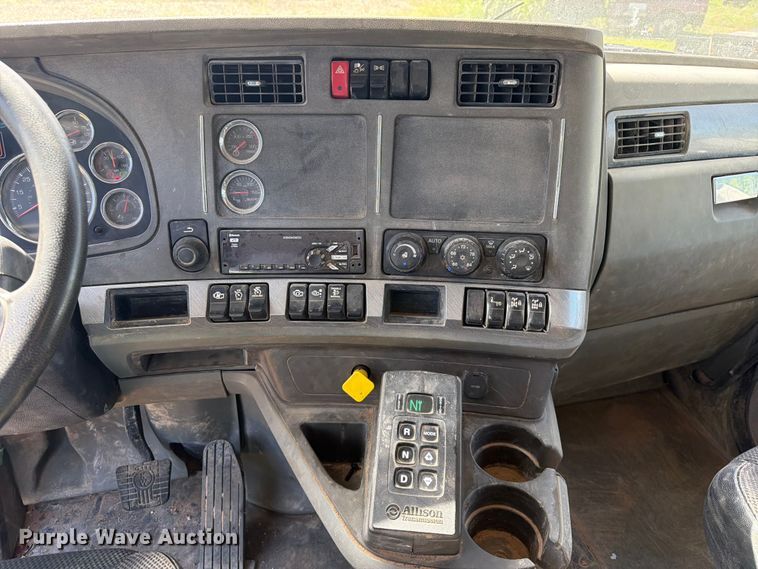 image for item FK5003 2018 Kenworth T880 hydrovac truck