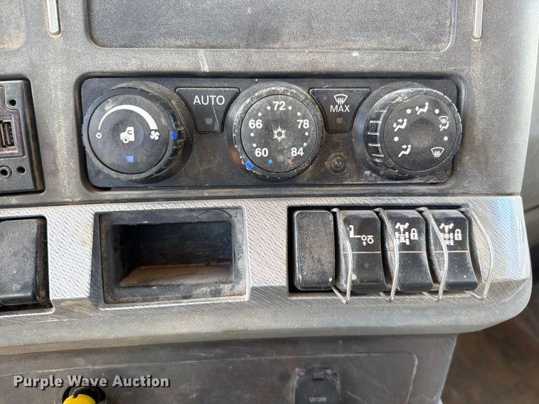image for item FK5003 2018 Kenworth T880 hydrovac truck