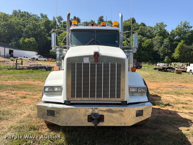 image for item FK5004 2014 Kenworth T8 Series hydrovac truck