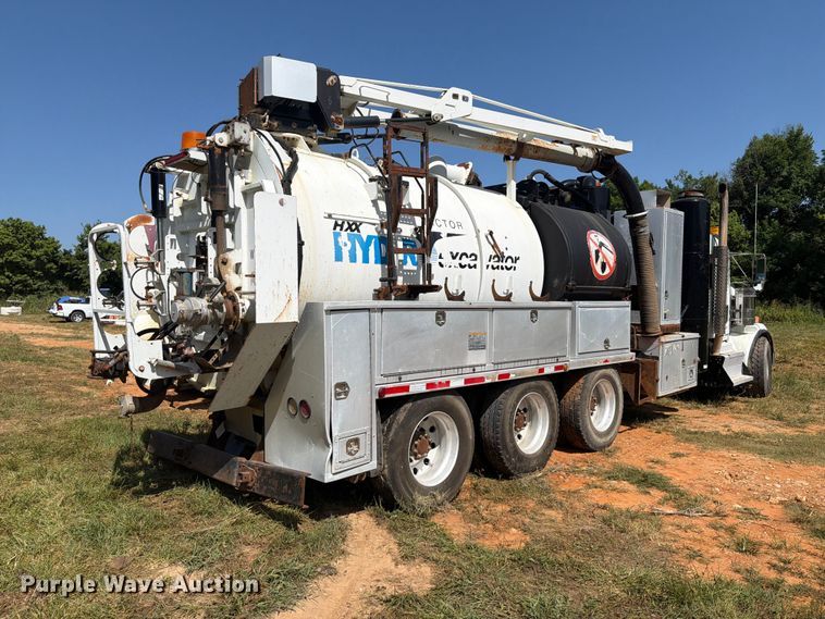 image for item FK5004 2014 Kenworth T8 Series hydrovac truck