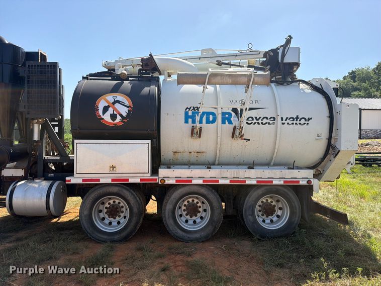image for item FK5004 2014 Kenworth T8 Series hydrovac truck
