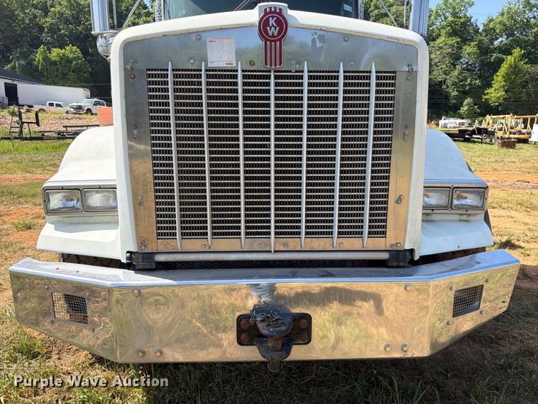 image for item FK5004 2014 Kenworth T8 Series hydrovac truck