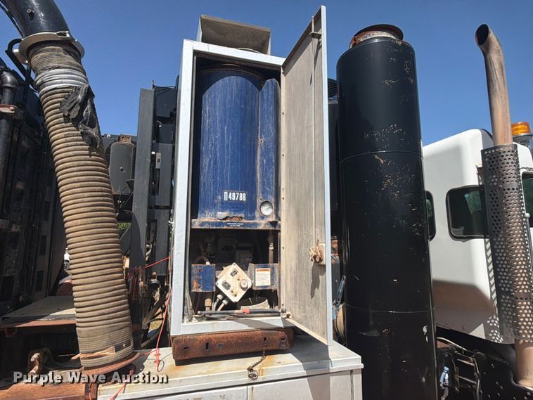 image for item FK5004 2014 Kenworth T8 Series hydrovac truck