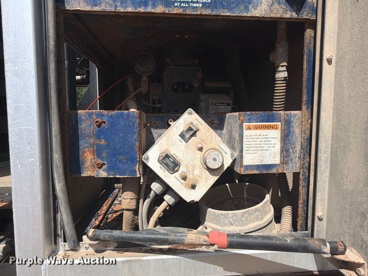 image for item FK5004 2014 Kenworth T8 Series hydrovac truck