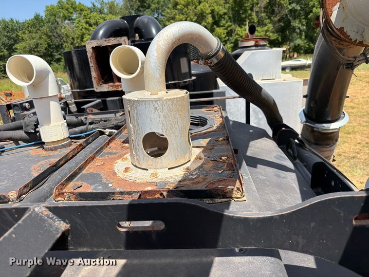 image for item FK5004 2014 Kenworth T8 Series hydrovac truck